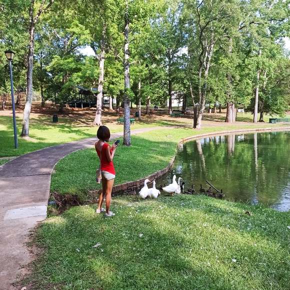 Meet your Posher - Picture 4 of 8